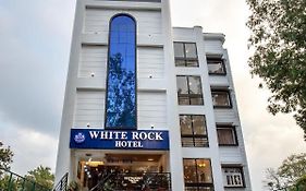 Hotel White Rock By The Solitaire Hospitality